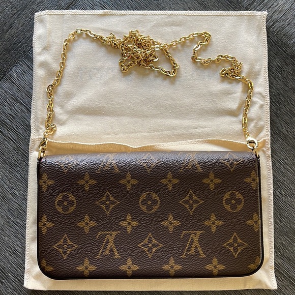 Louis Vuitton Pochette - Picture 4 of 13